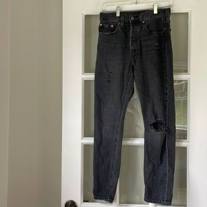 Black Levi’s 501 ripped skinny jeans